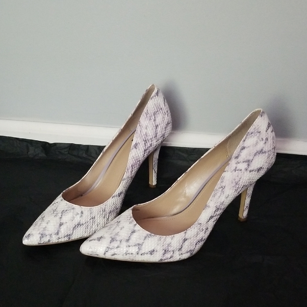 White House Black Market Olivia Snake Embossed Leather Stiletto Heels With Belt